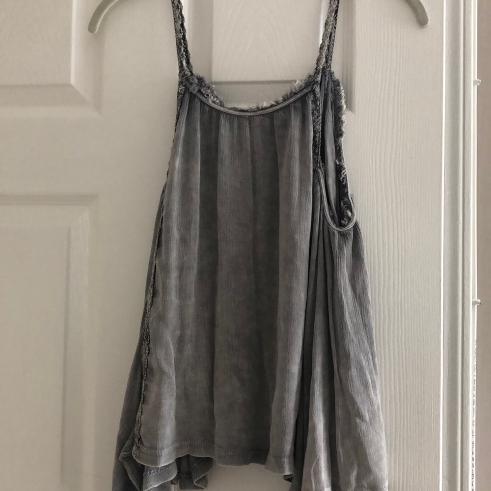 Super cute  gray tank
